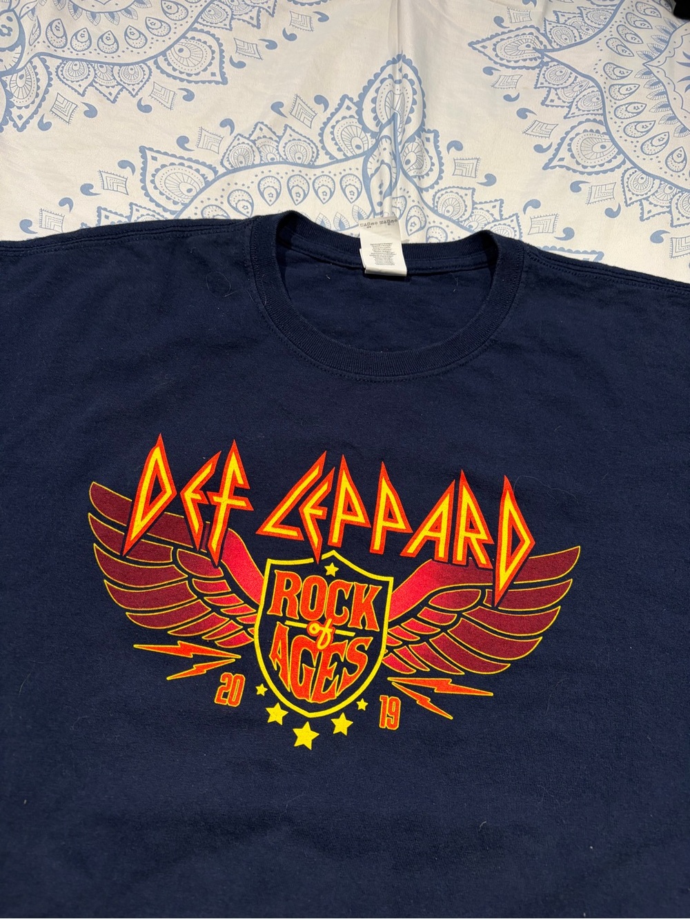 Def Leppard shirt